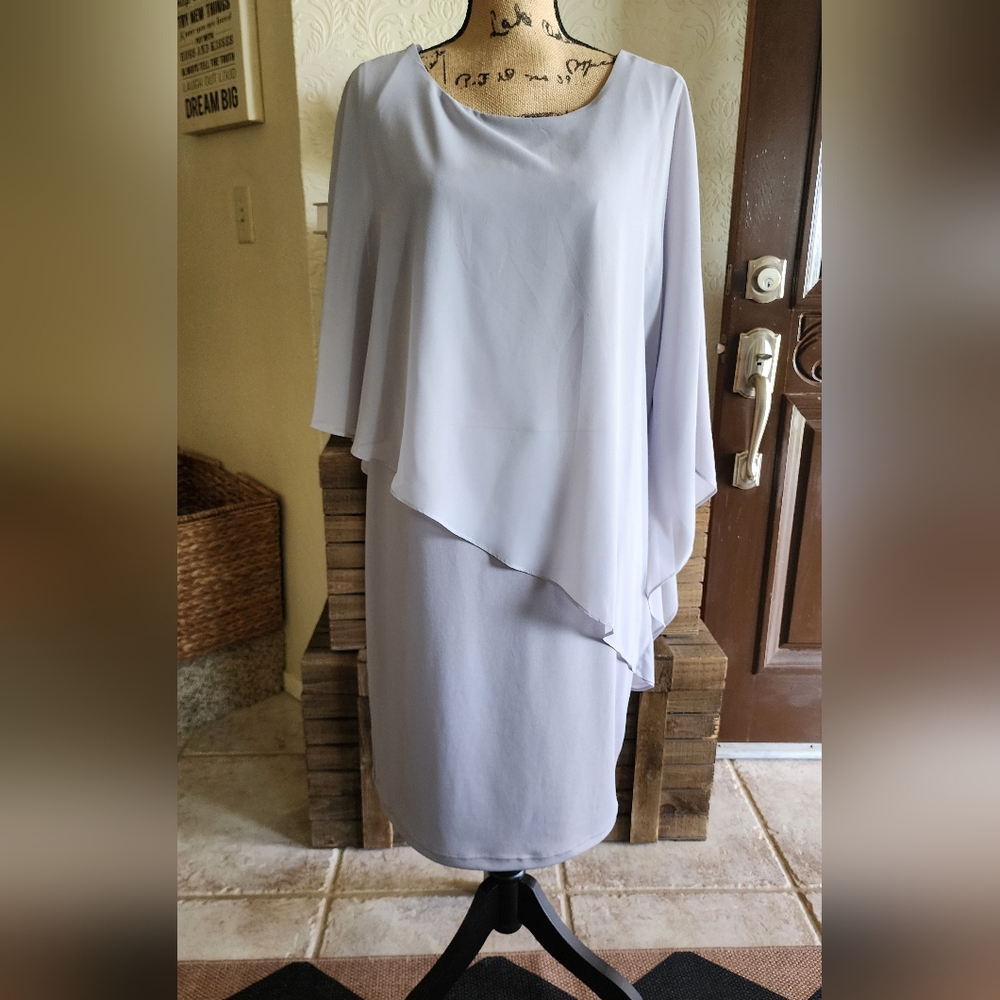 Elegant Women's Gray Dress
